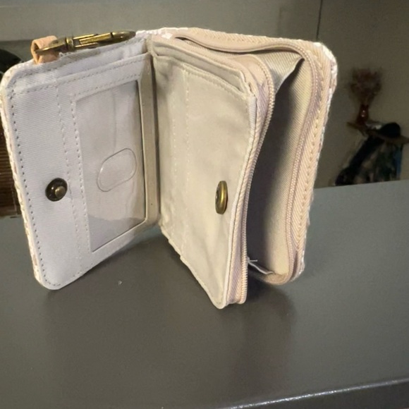 Pink Clip n’ zip wallet - Picture 2 of 3